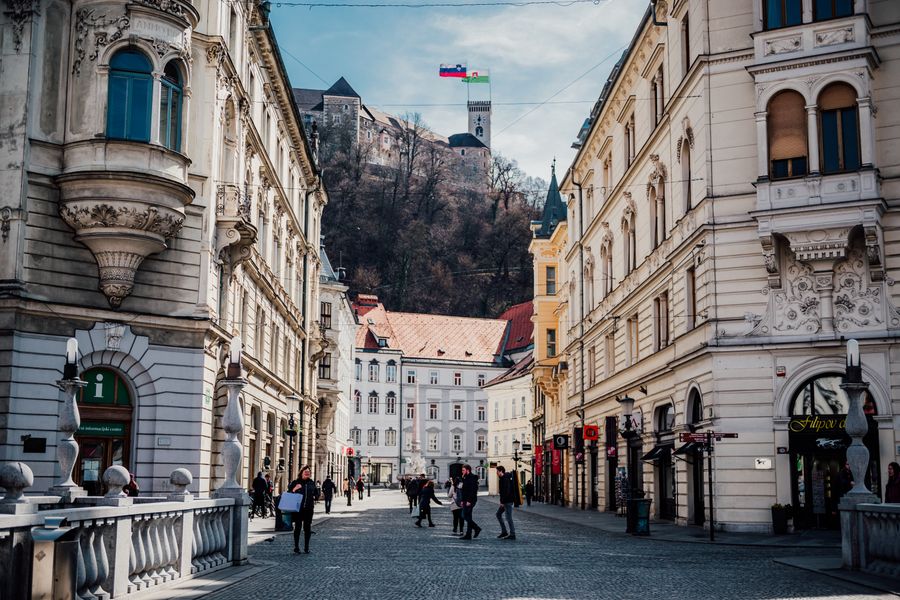 Staro mestno jedro Ljubljane blizu Trubarjeve ceste